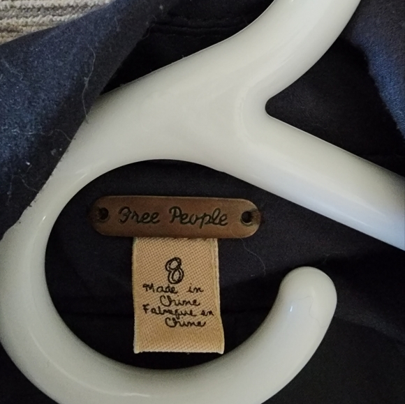 Free People- very GUC- steel blue,long blazer with  studs on pockets. Size 8 - Picture 6 of 7